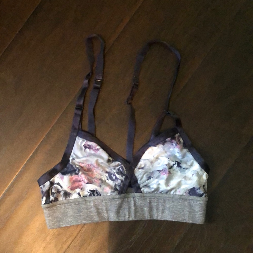 Lululemon sports bra with adjustable straps.